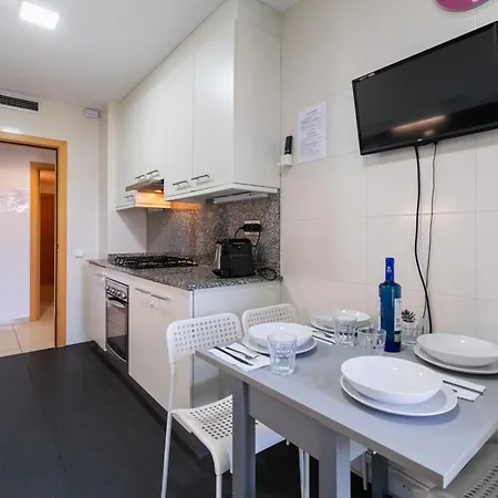 Fira Gran Via 2 - Private In A Shared - Privadas En Compartido Campsite *