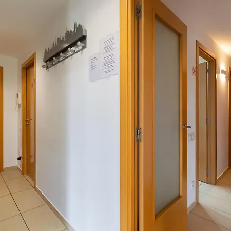 Fira Gran Via 2 - Private In A Shared - Privadas En Compartido * L'Hospitalet de Llobregat