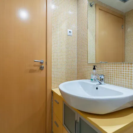 Fira Gran Via 2 - Private In A Shared - Privadas En Compartido