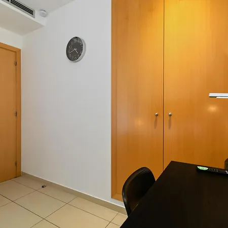 Campsite Fira Gran Via 2 - Private In A Shared - Privadas En Compartido *