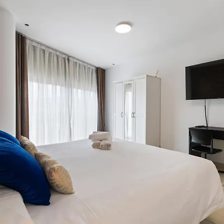 Fira Gran Via 2 - Private In A Shared - Privadas En Compartido