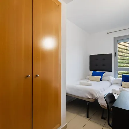 Fira Gran Via 2 - Private In A Shared - Privadas En Compartido Campsite *