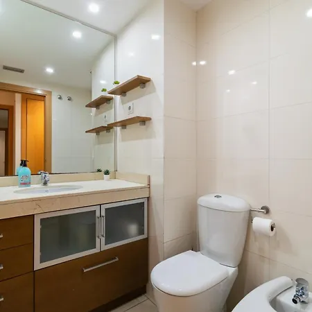 Campsite Fira Gran Via 2 - Private In A Shared - Privadas En Compartido L'Hospitalet de Llobregat